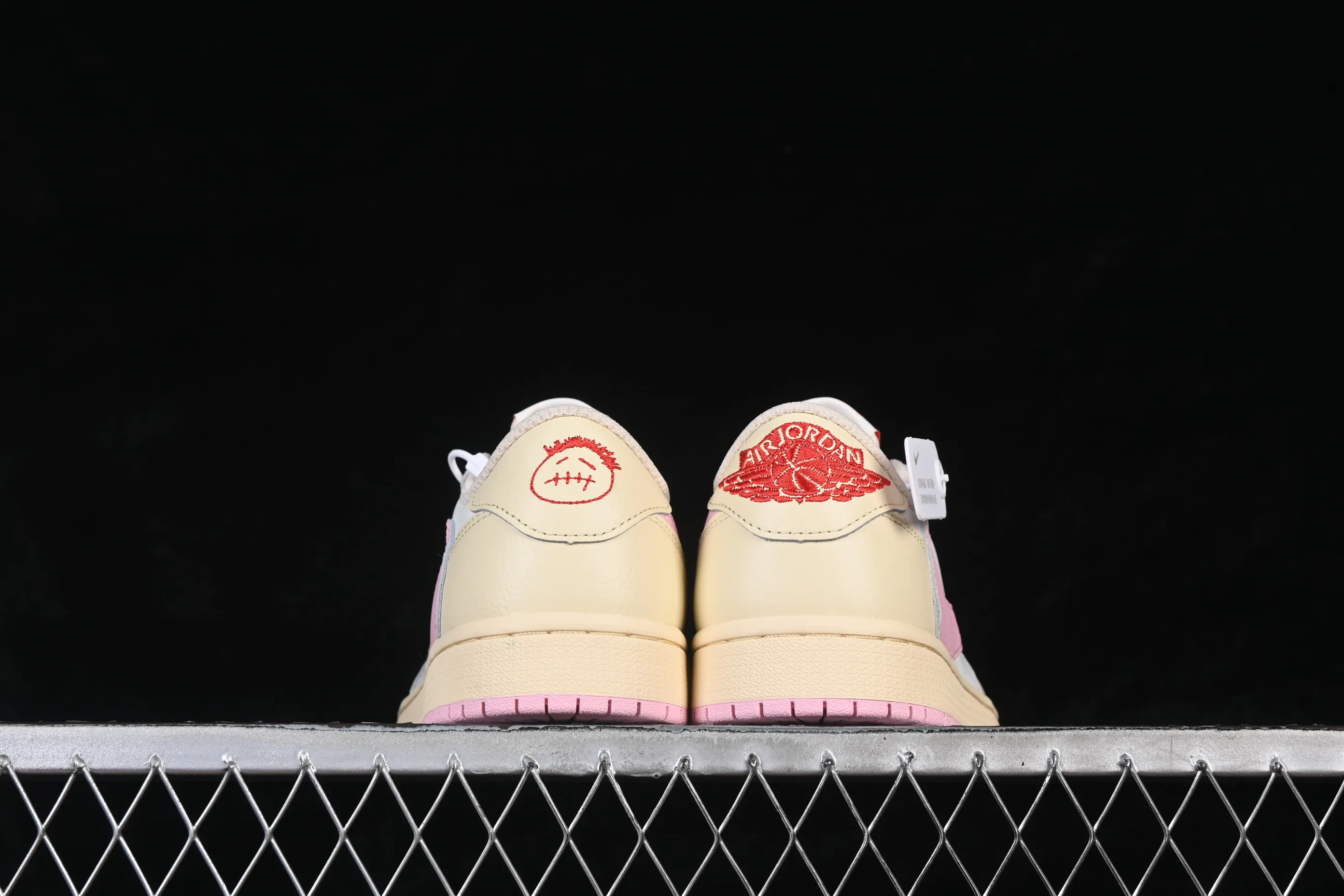 All categories Air Jordan Jordan series basketball shoes Air Jordan 1 Low Travis Scott x Air Jordan 1 Low OG AJ1 Joe 1 undercut low IQ7604-101